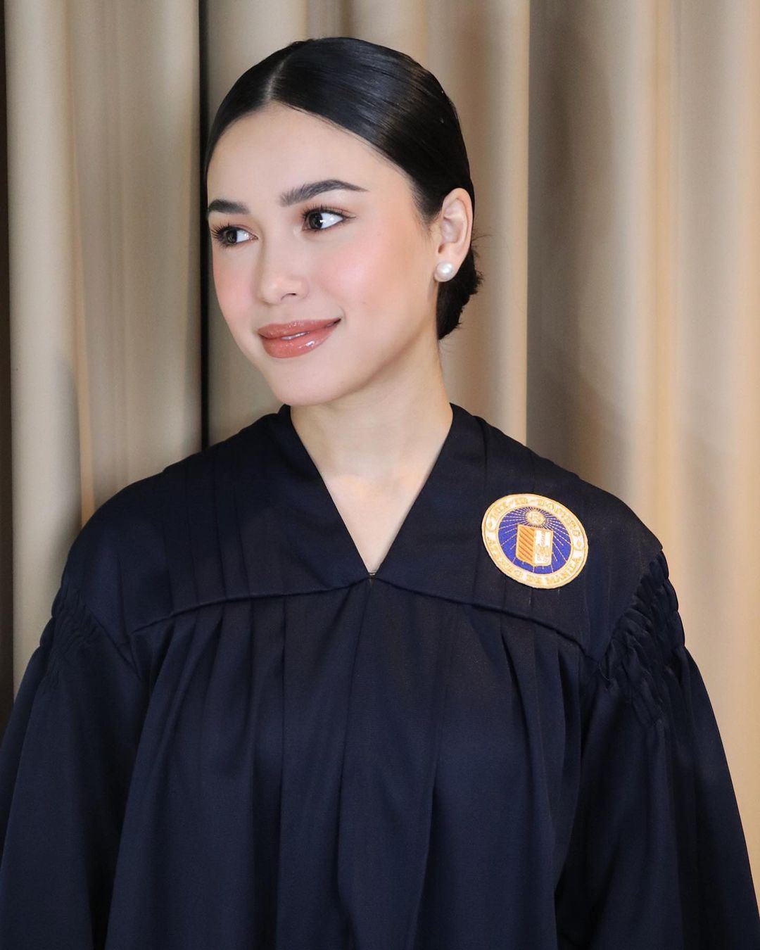Claudia Barretto Officially Graduates from Ateneo de Manila University